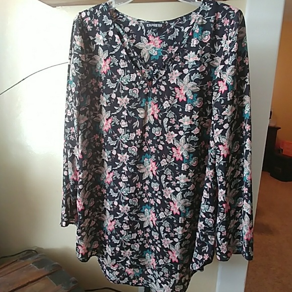 Express Tops - Express Floral Long Sleeve Express Tops - Express Floral Long Sleeve